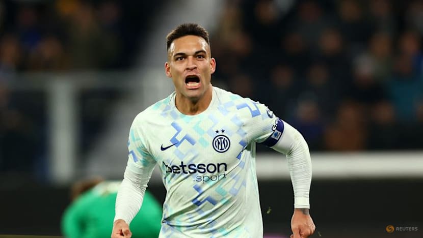 Inter edge past Atalanta to claim top spot in Serie A