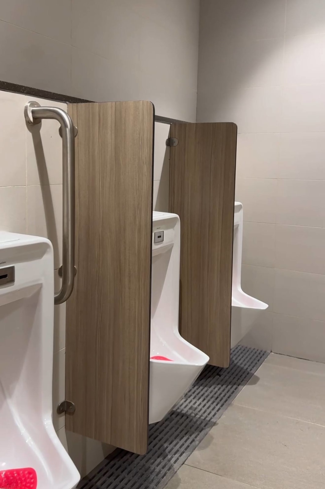 Wc Clean Out Is It Common For Guys Using Toilet Cubicles To Not Lock The Door? Local ...