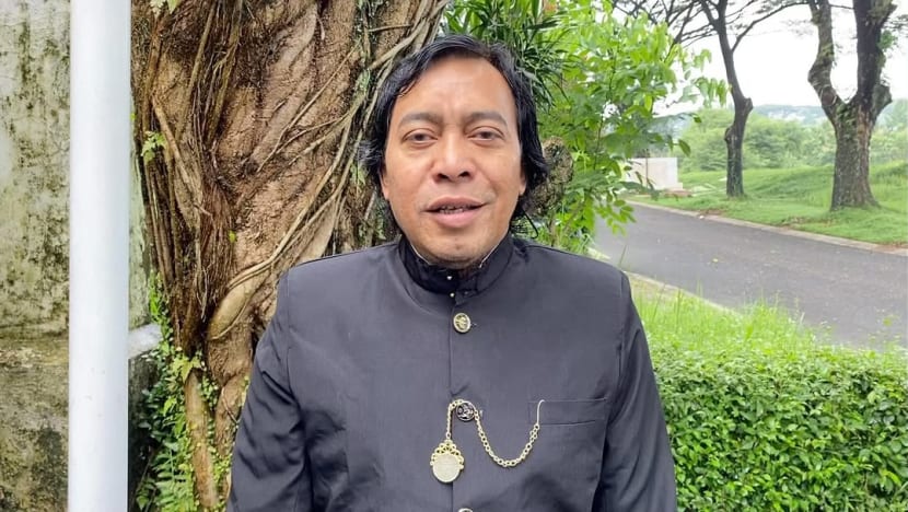 'Cuma dikasih pelat': Komeng blak-blakan soal tidak dapat fasilitas mobil dinas 'Cuma dikasih pelat': Komeng blak-blakan soal tidak dapat fasilitas mobil dinas