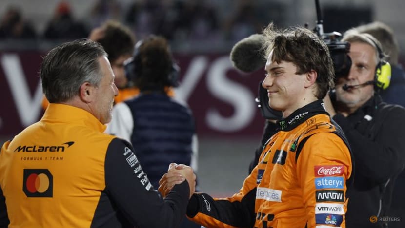 Norris gifts Piastri victory in Qatar sprint one-two for McLaren Norris gifts Piastri victory in Qatar sprint one-two for McLaren