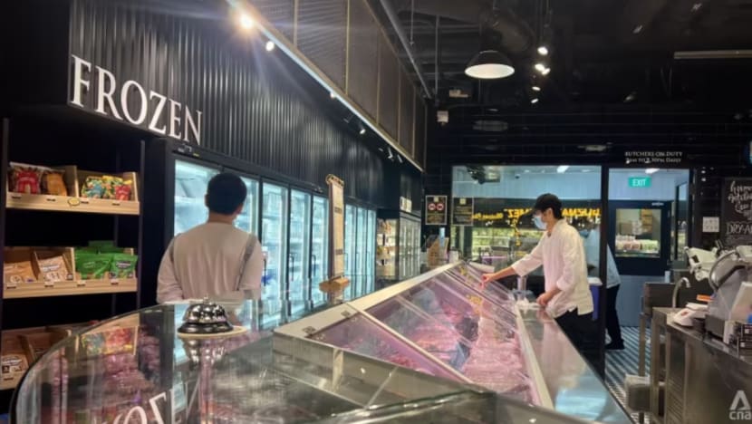 Segar, unik dan relevan: Pasar raya mewah SG sesuaikan diri dengan cita rasa pengguna