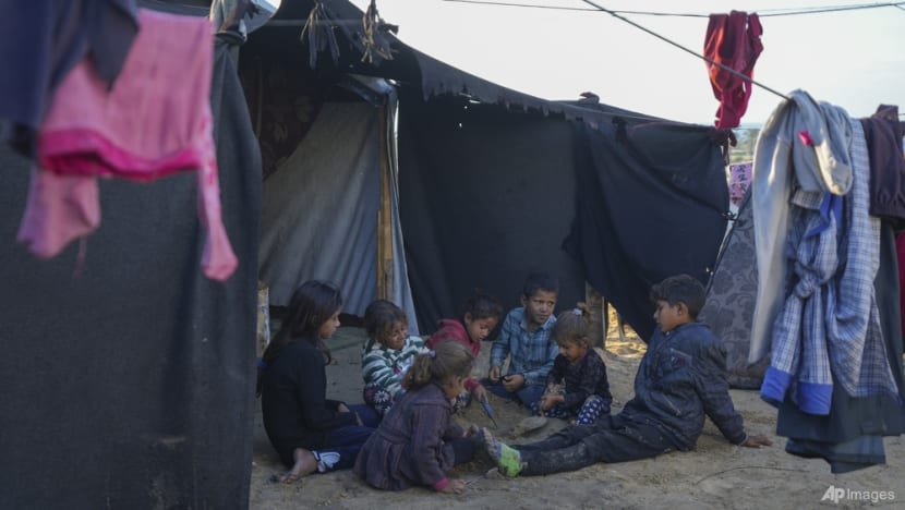 Israeli order to evacuate Gaza hospital 'next to impossible' to obey