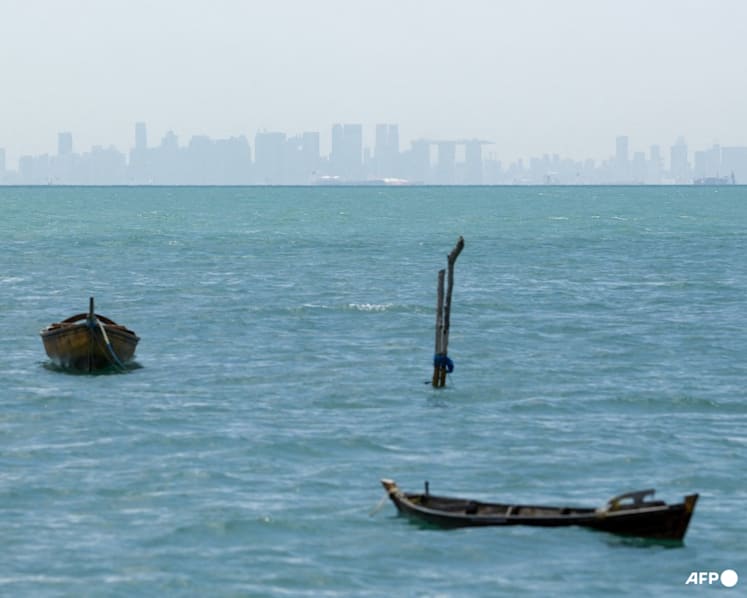 Container ship sinks off coast of Batam
