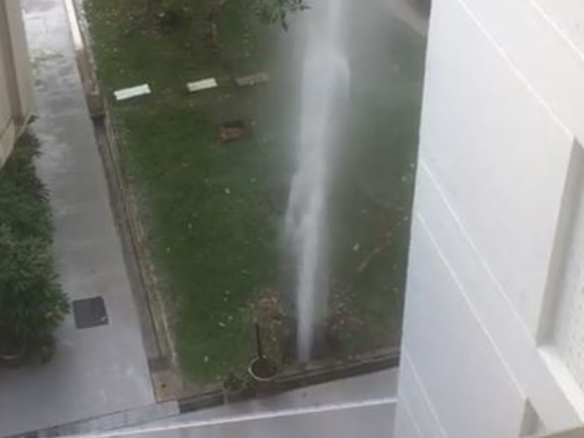 A water pipe burst at a car park in Bukit Batok East Ave 3 early Sunday (Oct 1) sending shooting up into the air. Screengrab: Adora Tan A water pipe burst at a car park in Bukit Batok East Ave 3 early Sunday (Oct 1) sending shooting up into the air. Screengrab: Adora Tan