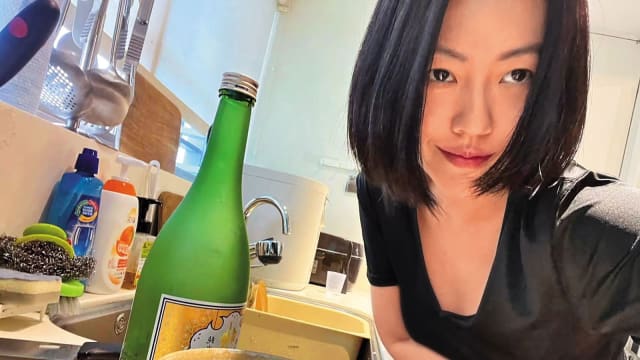 跟酒精闹翻了？传戒酒是因为肝脏出问题，小S如何回应？