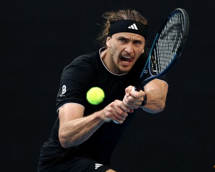 Zverev crushes Cerundolo to reach Australian Open quarter-finals
