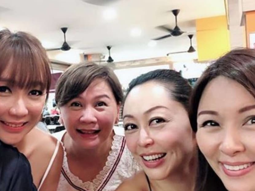 Ex-Ch 8 Stars Cassandra See And Tang Miaoling Now Run A Kopitiam Stall: "People Took Pics Of Us Scrubbing The Floor"