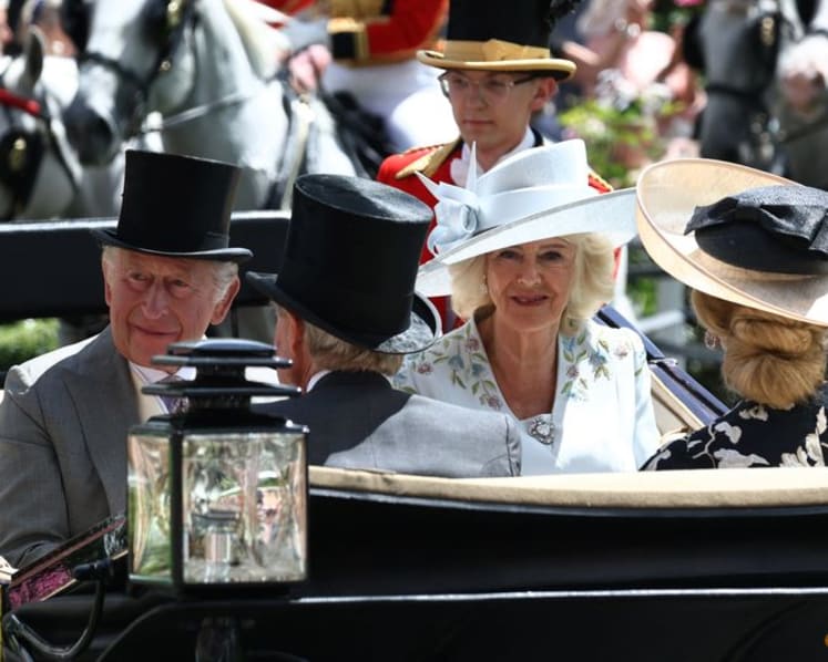 Horse racing - Shock 50-1 winner takes opening race at Royal Ascot