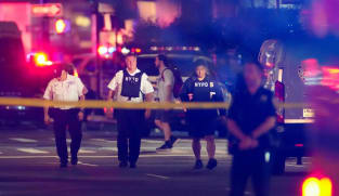 Mass shooting at Manhattan skyscraper leaves 5 dead, including gunman