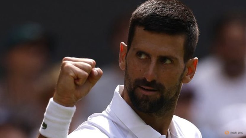 Djokovic easing into old routine as seeds hit back at Wimbledon