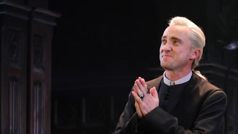 Tangis Tom Felton pecah saat kembali perankan Draco Malfoy di Broadway The Cursed Child