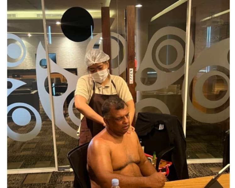 Commentary: AirAsia boss Tony Fernandes’ topless massage during meeting is not ‘open’ workplace culture