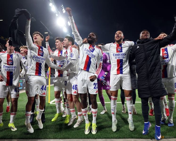 Lyon top Europa League standings, Roma through to last eight