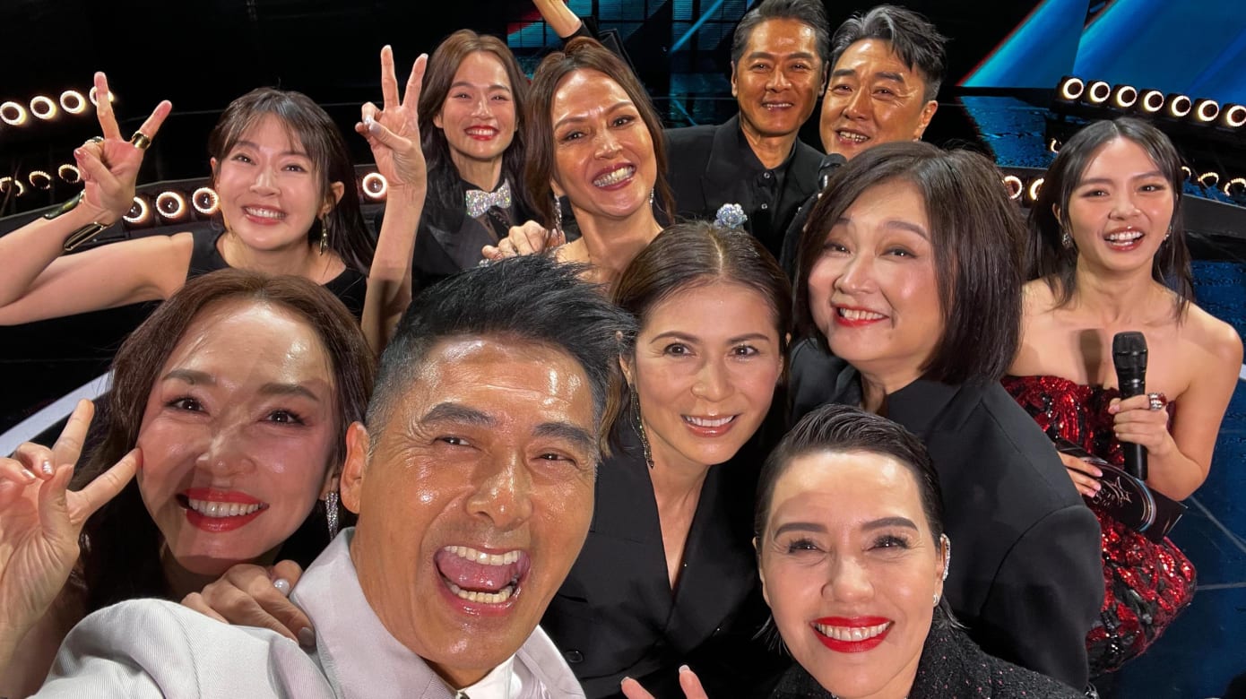 【红星30】周润发“一句话”，让本地阿哥阿姐纷纷冲上台合照！
