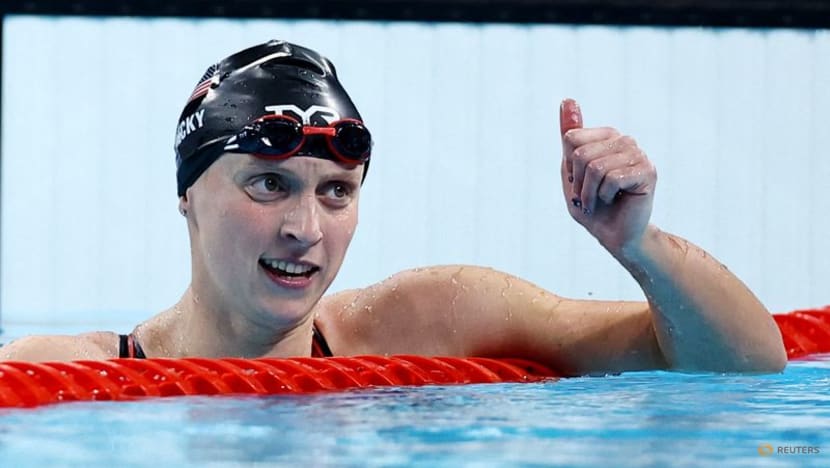 American Ledecky breaks own 800m freestyle world record