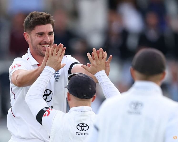 Robinson leads England fightback after New Zealand's Jamieson humbles hosts
