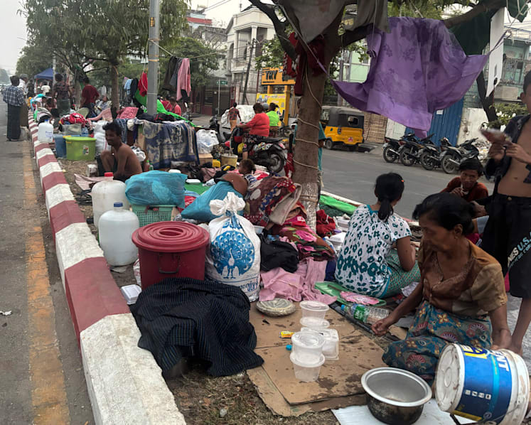 Myanmar quake survivors sleep on streets, face shortage of food and water