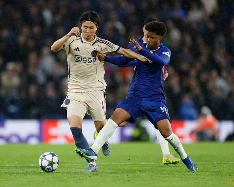 Youthful Chelsea thump hapless Ajax 5-1 in Champions League