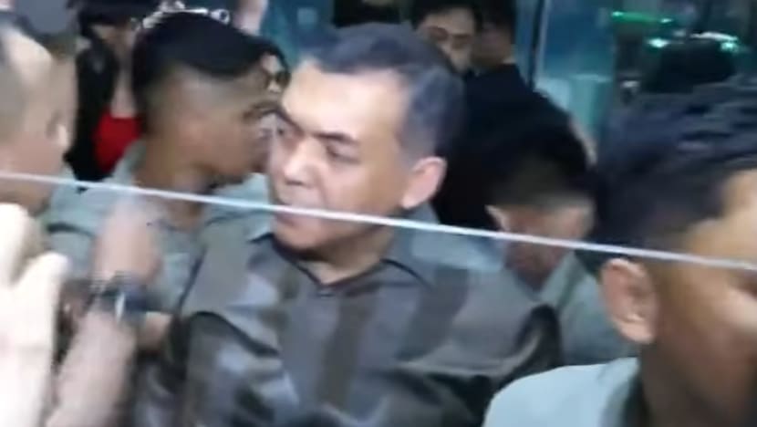 Timbalan Menteri Imigrasi dan Kemasyarakatan Indonesia serah diri ...