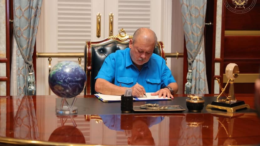 Johor sultan agrees to dissolve state assembly, paving the way for polls Johor sultan agrees to dissolve state assembly, paving the way for polls