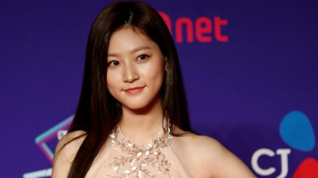 金赛纶老公晒结婚证书否认怀孕堕胎与家暴，网民揪2疑点不信！