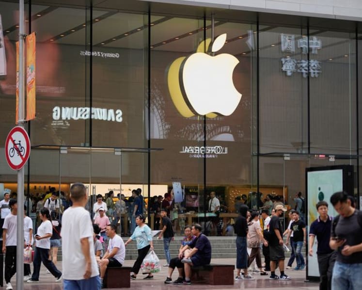 Commentary: Don’t blame Huawei for Apple’s waning influence in China