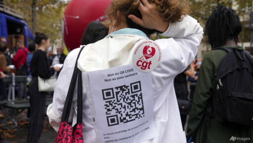 French healthcare workers who are unvaccinated against COVID-19 to face suspension 