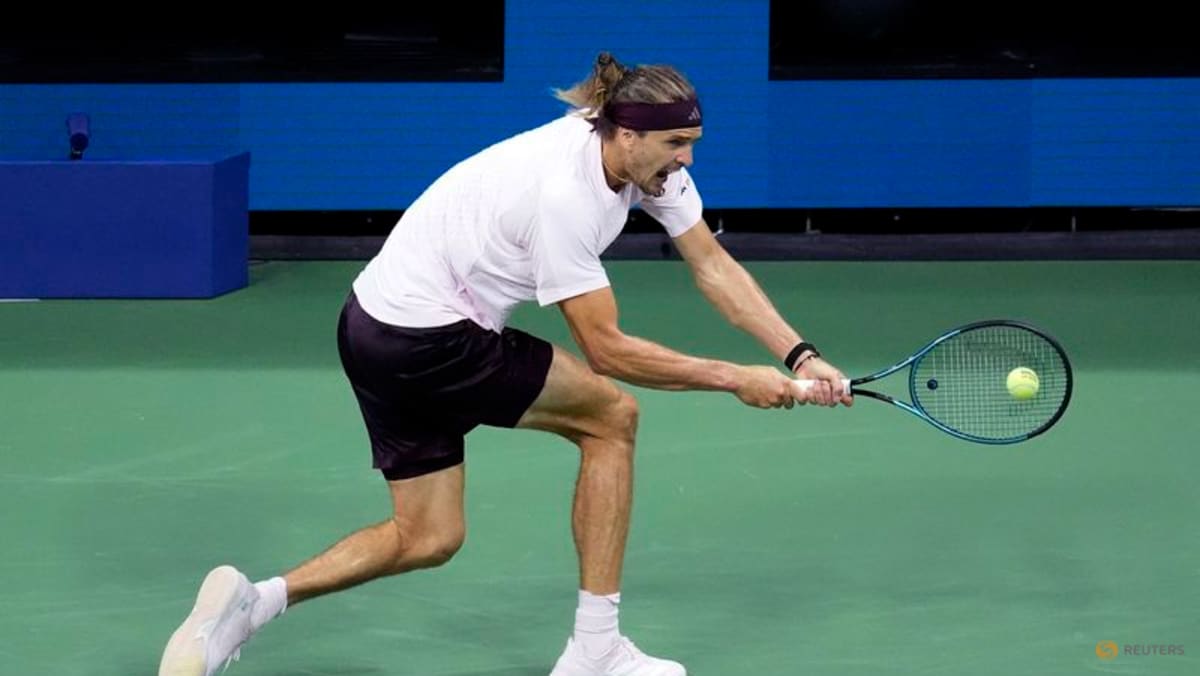 Zverev reaches US Open fourth round with win over Tabilo