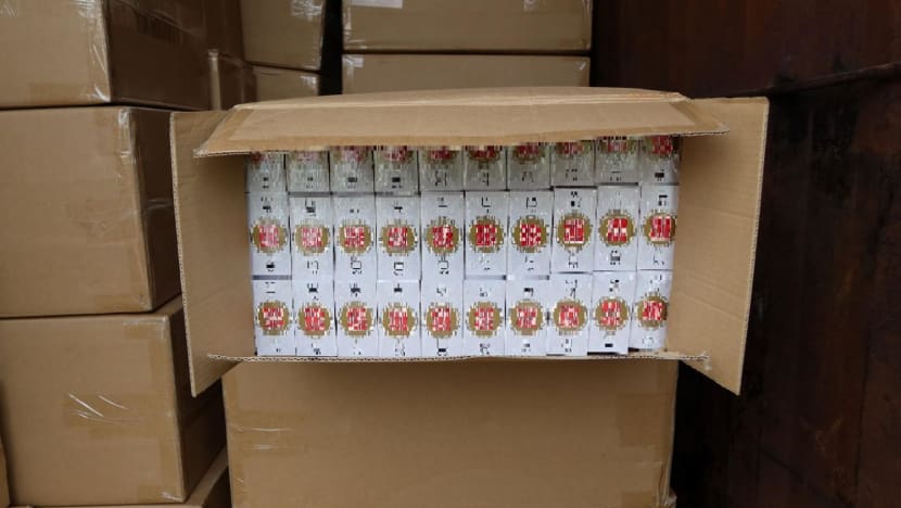 4 lelaki ditangkap elak cukai rokok bernilai $180,000 4 lelaki ditangkap elak cukai rokok bernilai $180,000