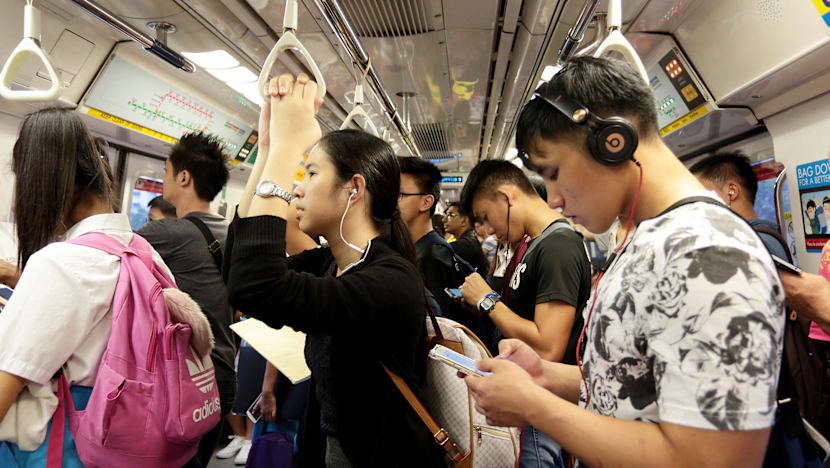 Commitment, reminders necessary to change attitudes to off-peak travel