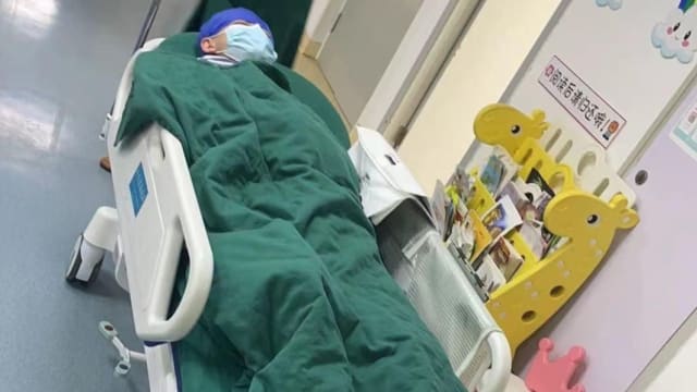 山东少年遭罚1000次深蹲 横纹肌溶解恐终生残