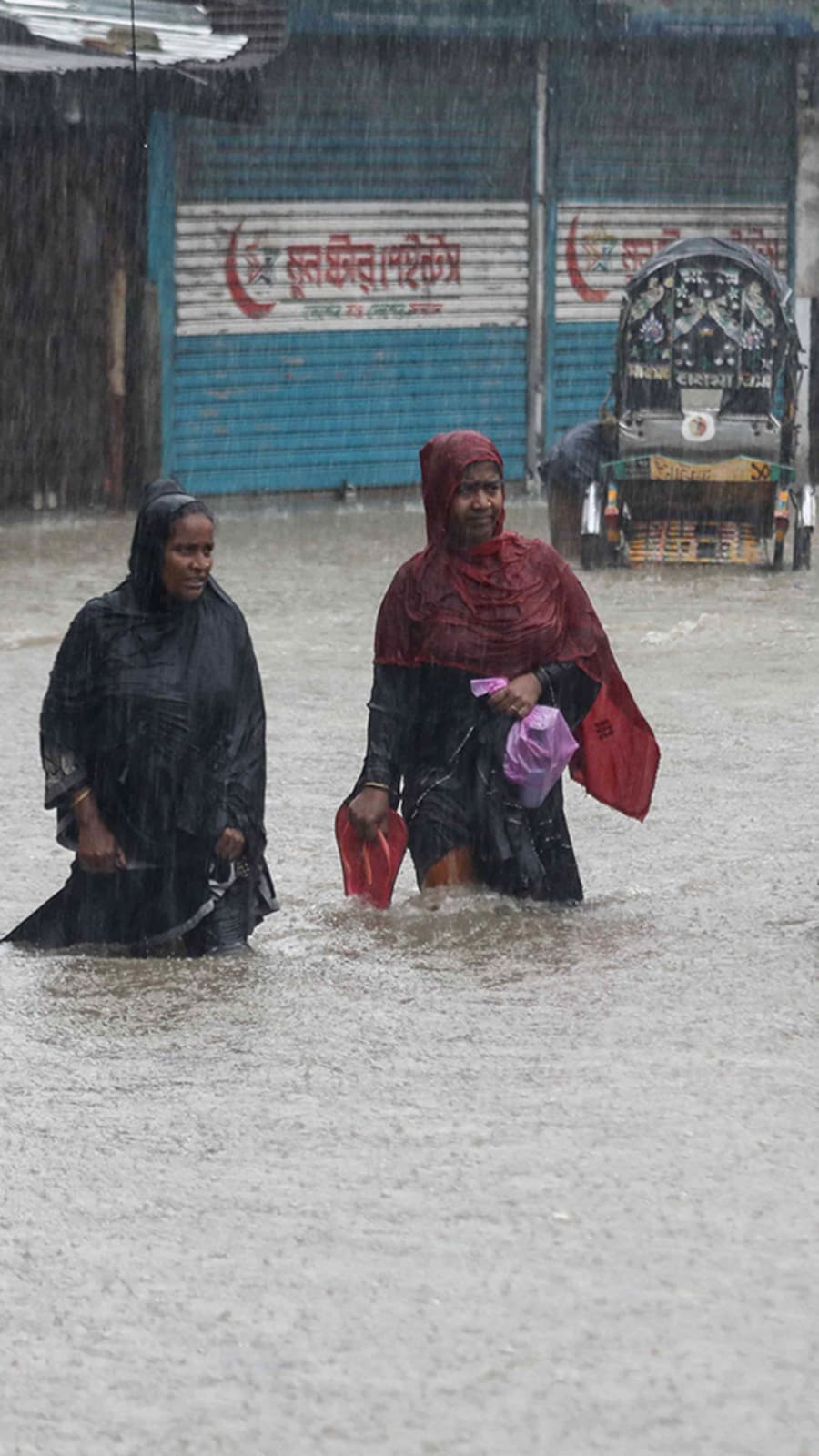 Bangladesh monsoon death toll hits 50, thousands displaced