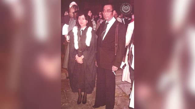 马国元首就任日 元首后感伤悲：也是父亲忌日
