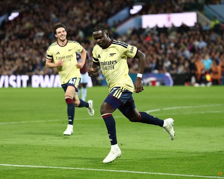 Saka earns Arsenal narrow victory at troubled Villa