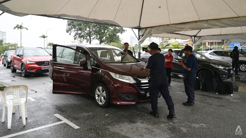 Singapore drivers flock to JB’s 2 new VEP centres as deadline looms, but tag installation ‘fast, organised’ Singapore drivers flock to JB’s 2 new VEP centres as deadline looms, but tag installation ‘fast, organised’