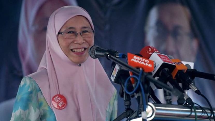Wan Azizah nafi Nurul Izzah kahwin Agong Wan Azizah nafi Nurul Izzah kahwin Agong