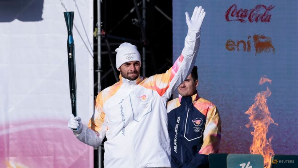 Flame begins Italian tour ahead of Milano Cortina Games