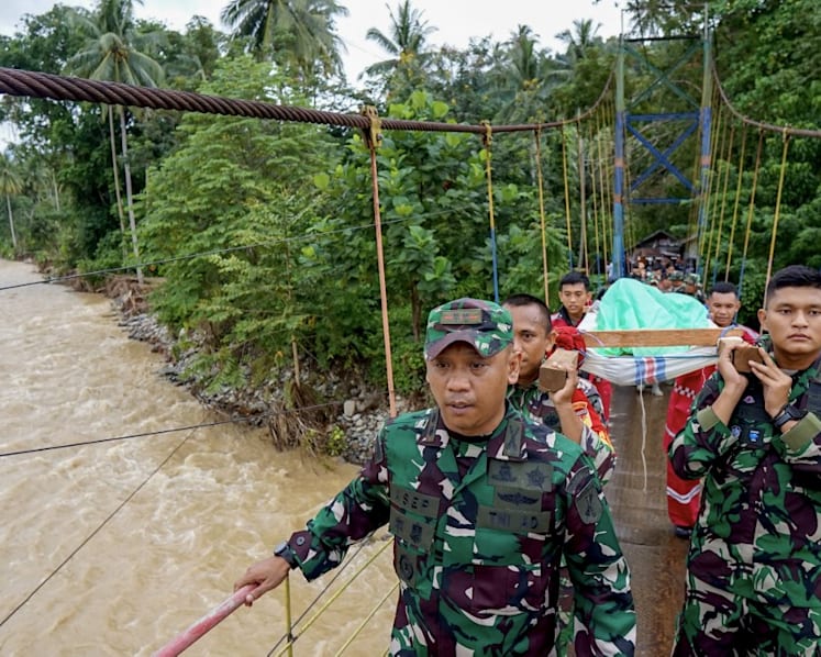 Death toll from Indonesia landslide rises to 23