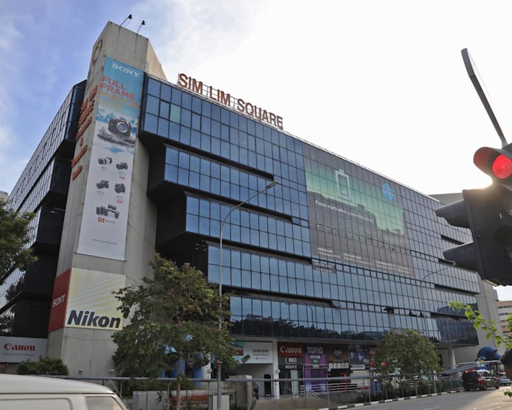 20 people evacuated after fire erupts at Sim Lim Square, no injuries reported
