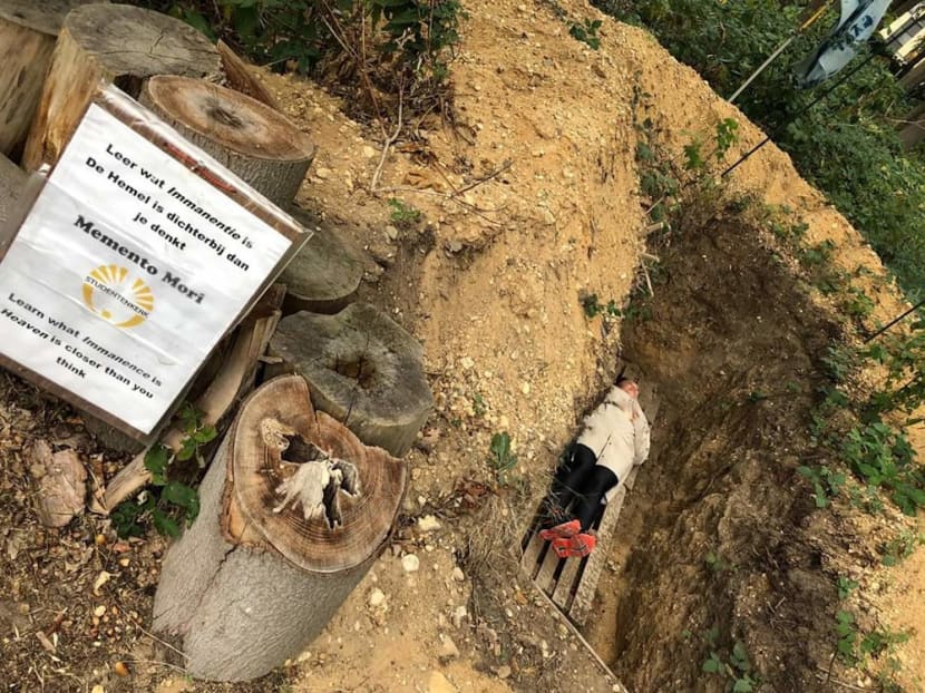 Radboud University’s purpose-built grave is located behind the school’s chapel and students can book sessions to lie it in and meditate.