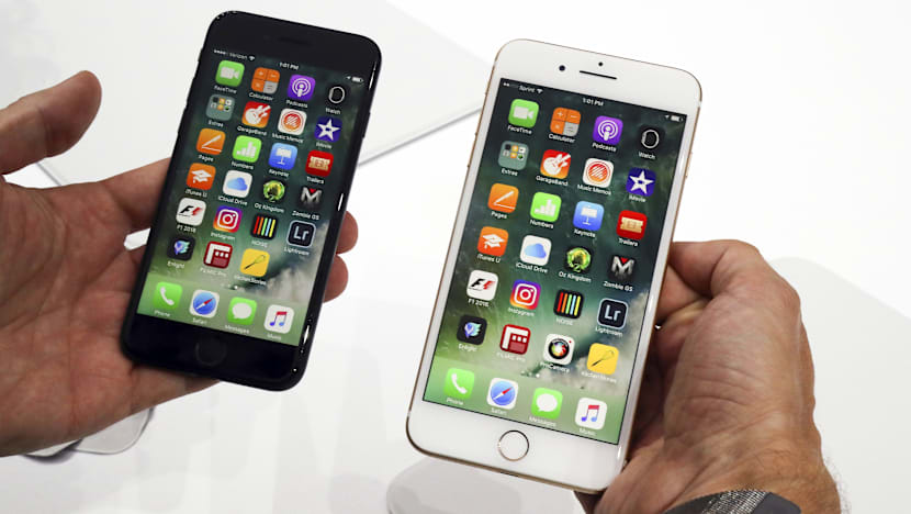 Singtel, M1, StarHub release price plans for iPhone 7, iPhone 7 Plus