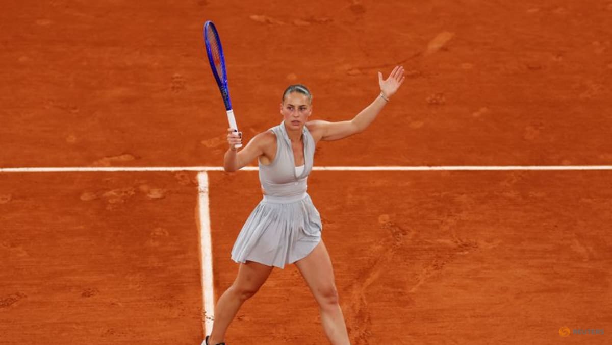 Kostyuk comes out on top in all-Ukrainian match to reach last four in Paris