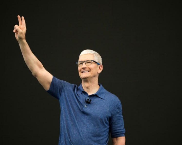 Commentary: Tim Cook controls the iPhone, so he’s the new AI kingmaker
