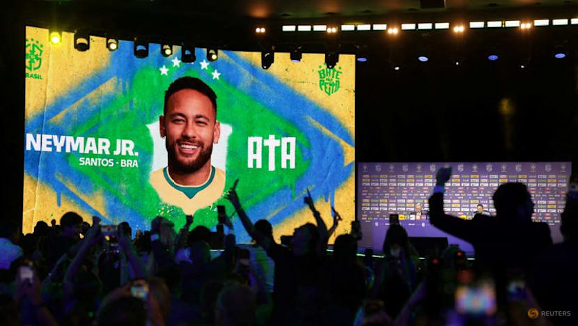 Neymar calf scare turns Brazil's World Cup camp into waiting room
