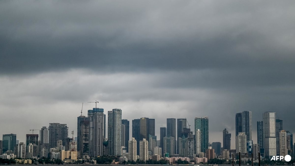 India’s monsoon lashes Mumbai as rains arrive early