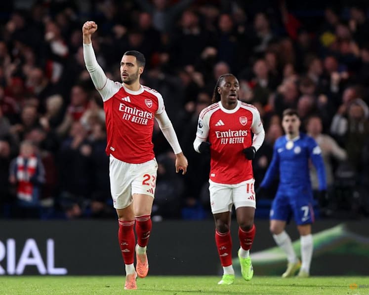 Ten-man Chelsea hold Arsenal in tetchy 1-1 London derby
