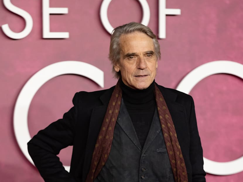 Jeremy Irons Hasn't Seen The Snyder Cut Of Justice League, But Says "It Couldn't Have Been Worse" Than Joss Whedon's Version