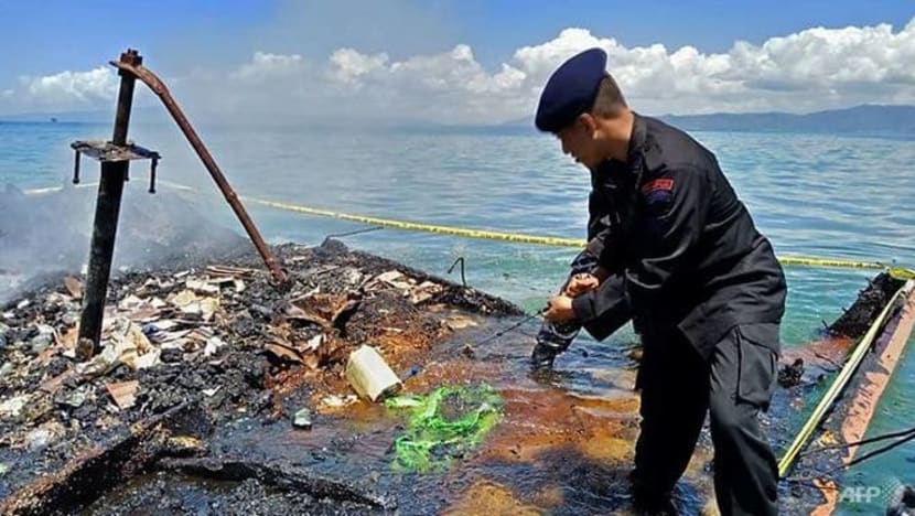 7 maut feri terbakar di Indonesia
