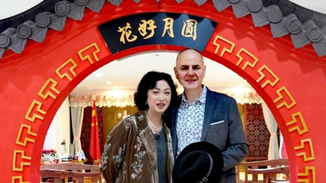 18年前为了孩子无奈离婚　变性主持人金星与前夫复婚了