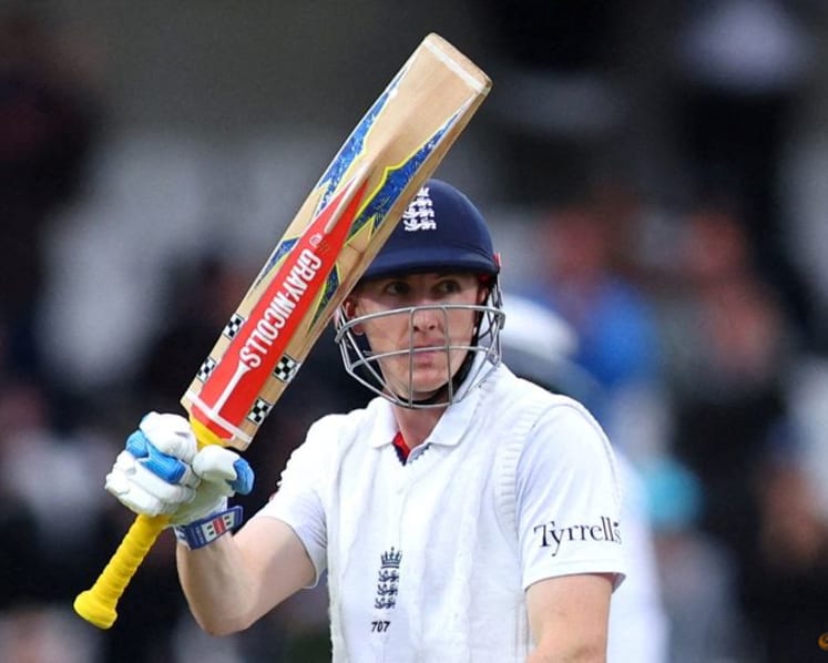 Brook maintains stranglehold over Pakistan for dominant England